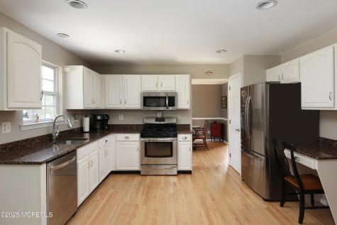 22 Roe Lane Howell NJ 07731