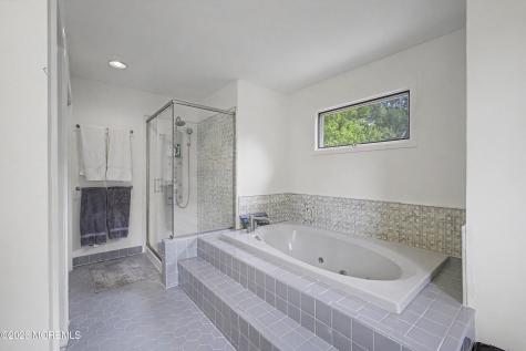 9 Stacy Drive Cream Ridge NJ 08514