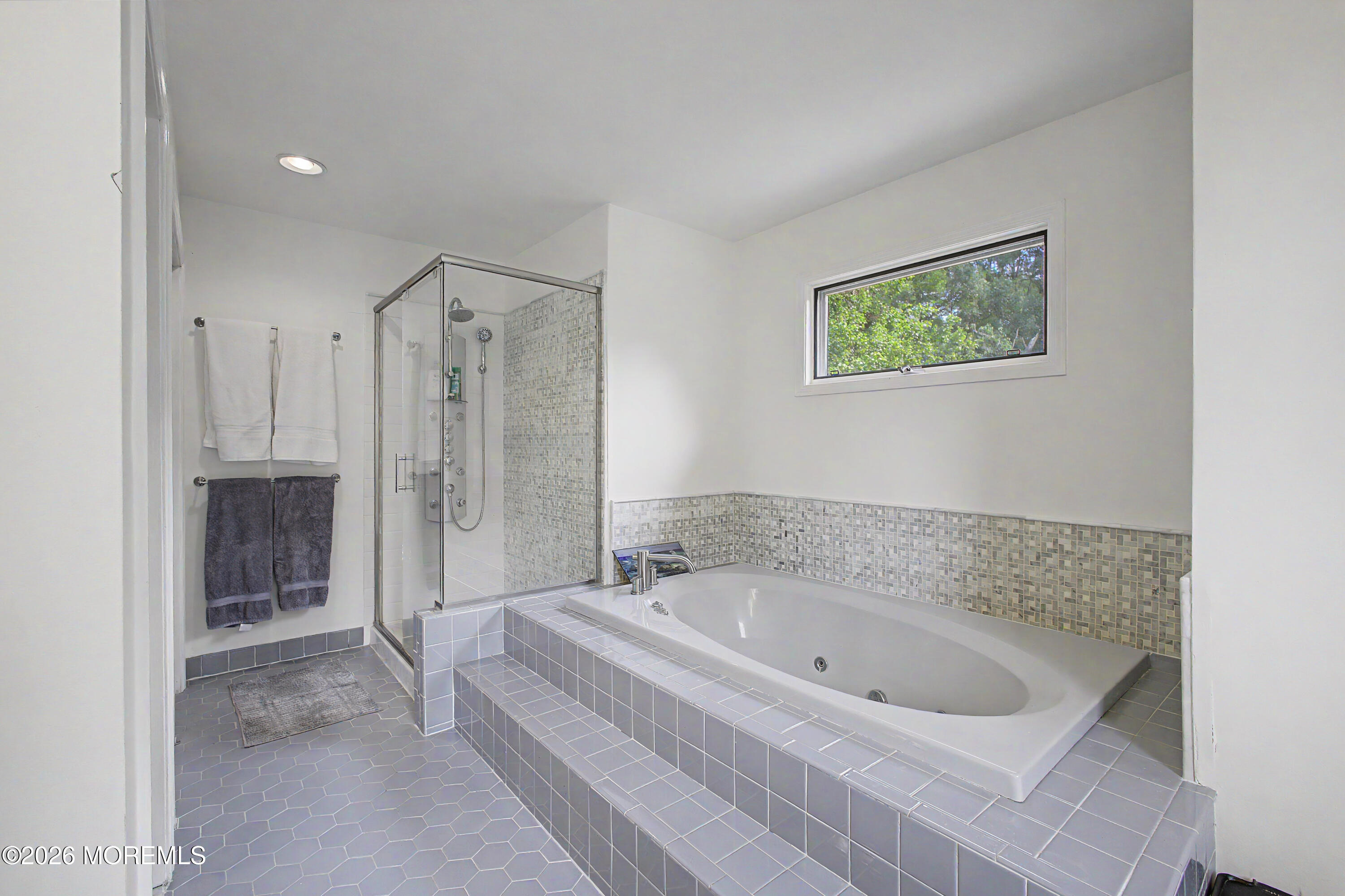 9 Stacy Drive Cream Ridge NJ 08514