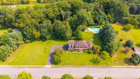9 Stacy Drive Cream Ridge NJ 08514