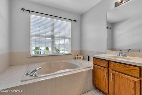 12 Lancaster Way Jackson NJ 08527