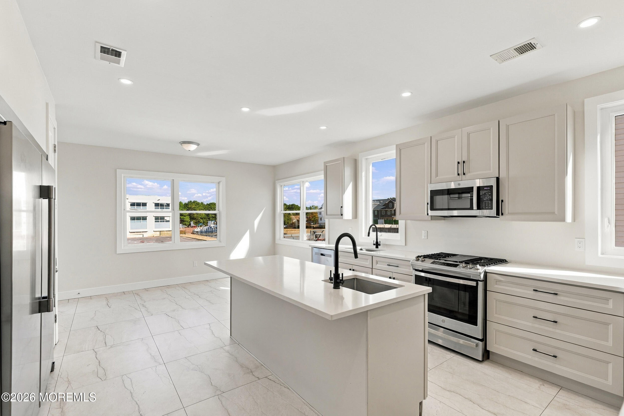 67 Edgecomb Avenue Lakewood NJ 08701
