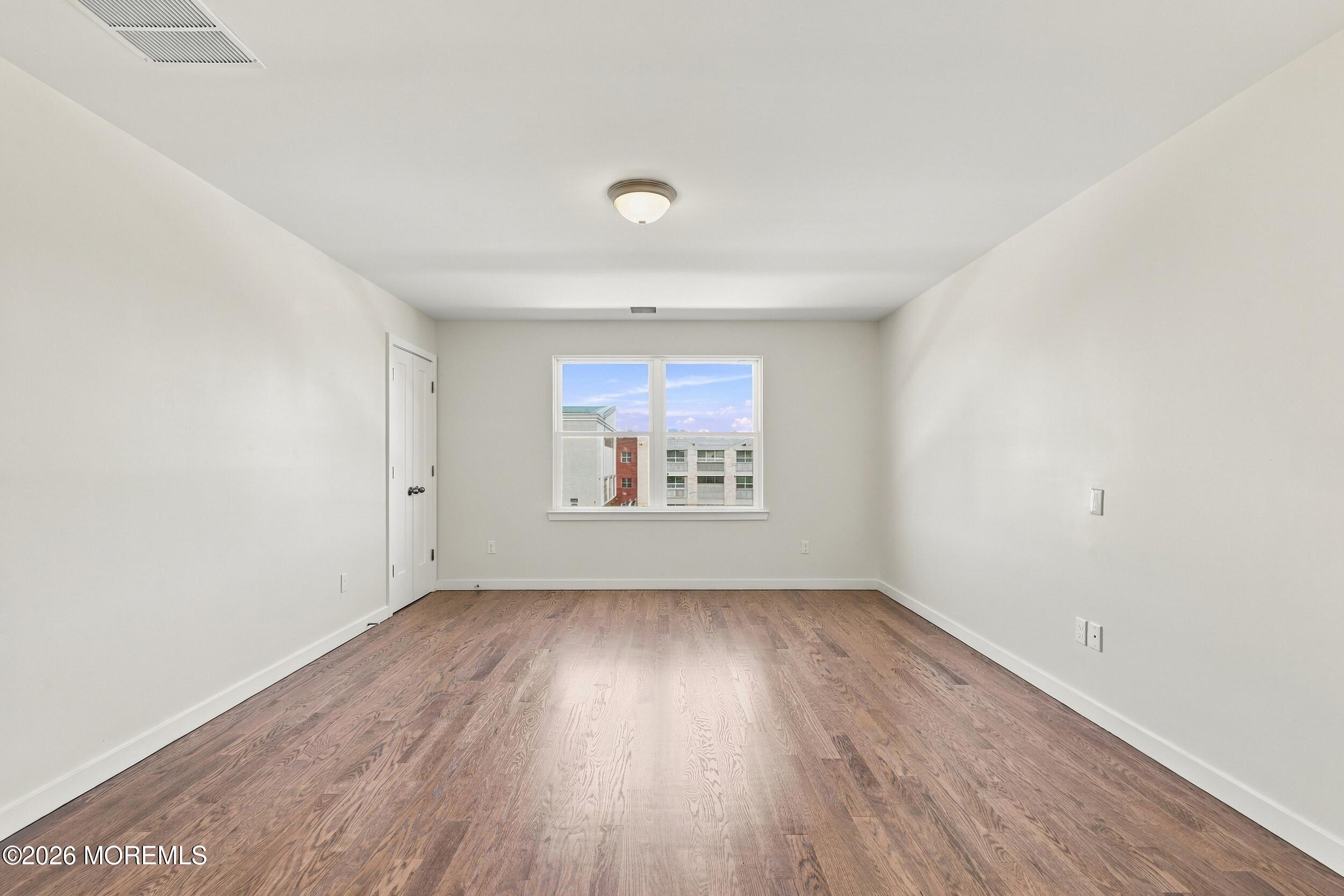67 Edgecomb Avenue Lakewood NJ 08701