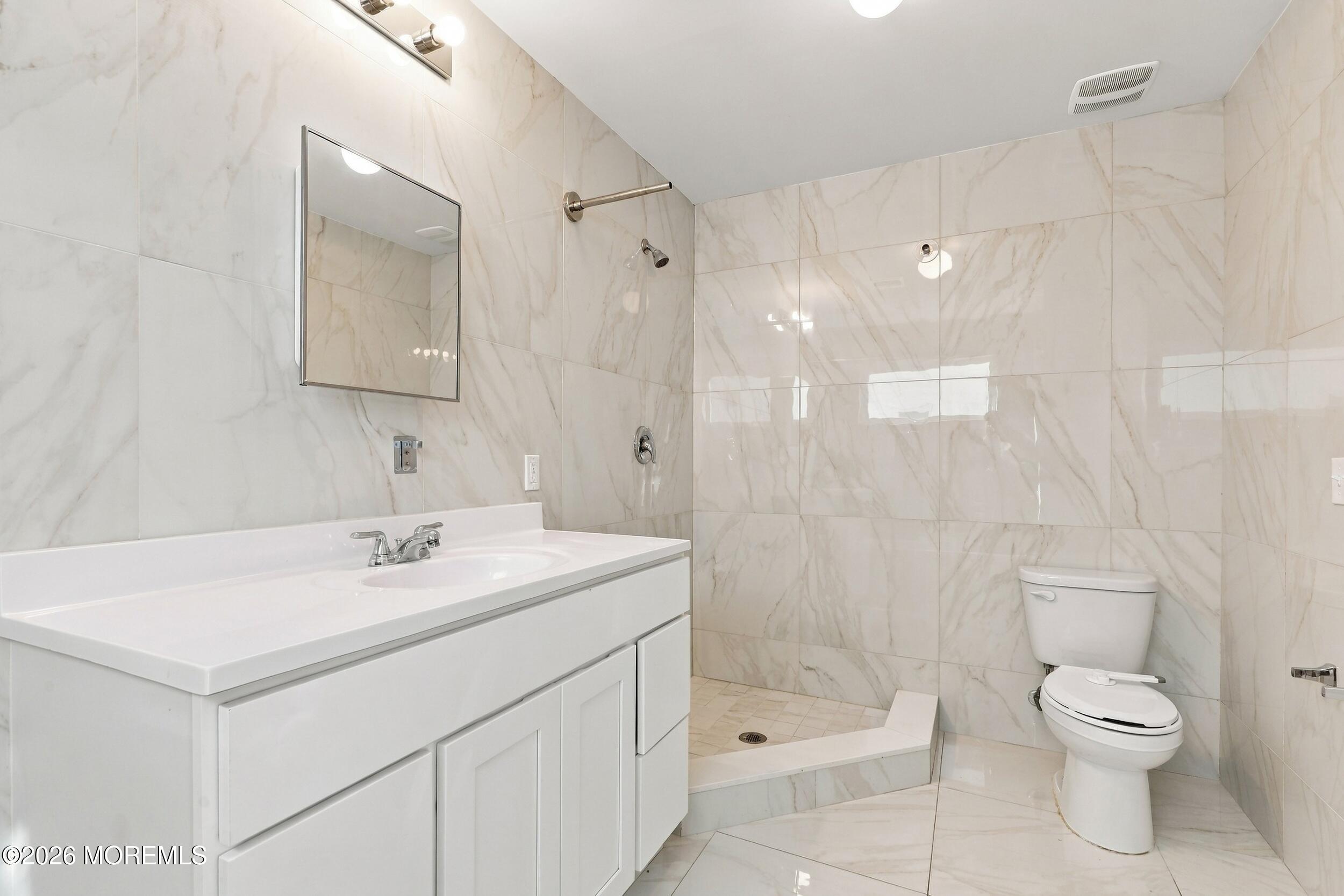 67 Edgecomb Avenue Lakewood NJ 08701