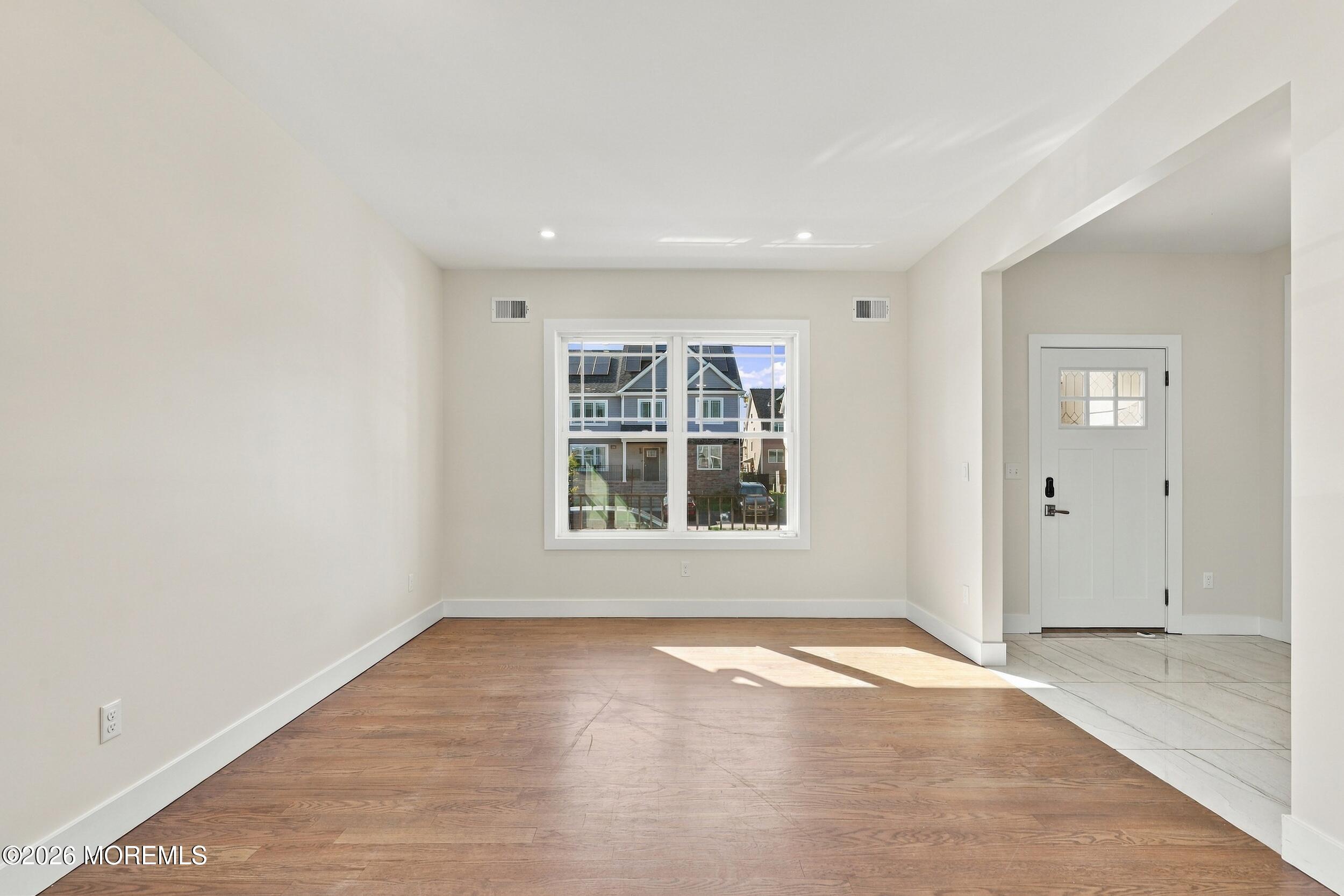 67 Edgecomb Avenue Lakewood NJ 08701