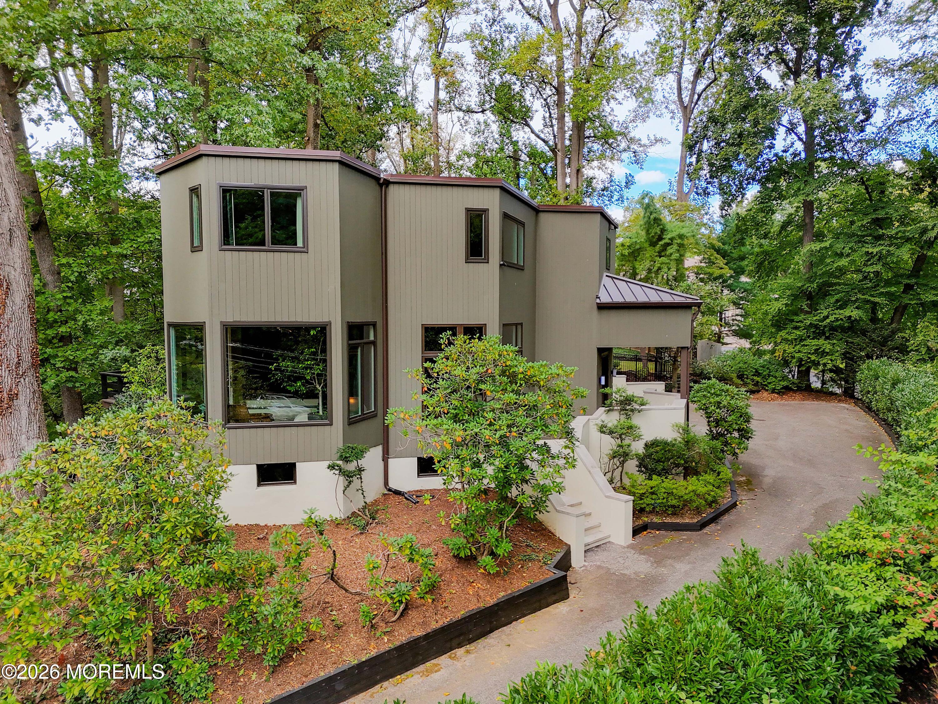 2 Fox Hunt Road Holmdel NJ 07733