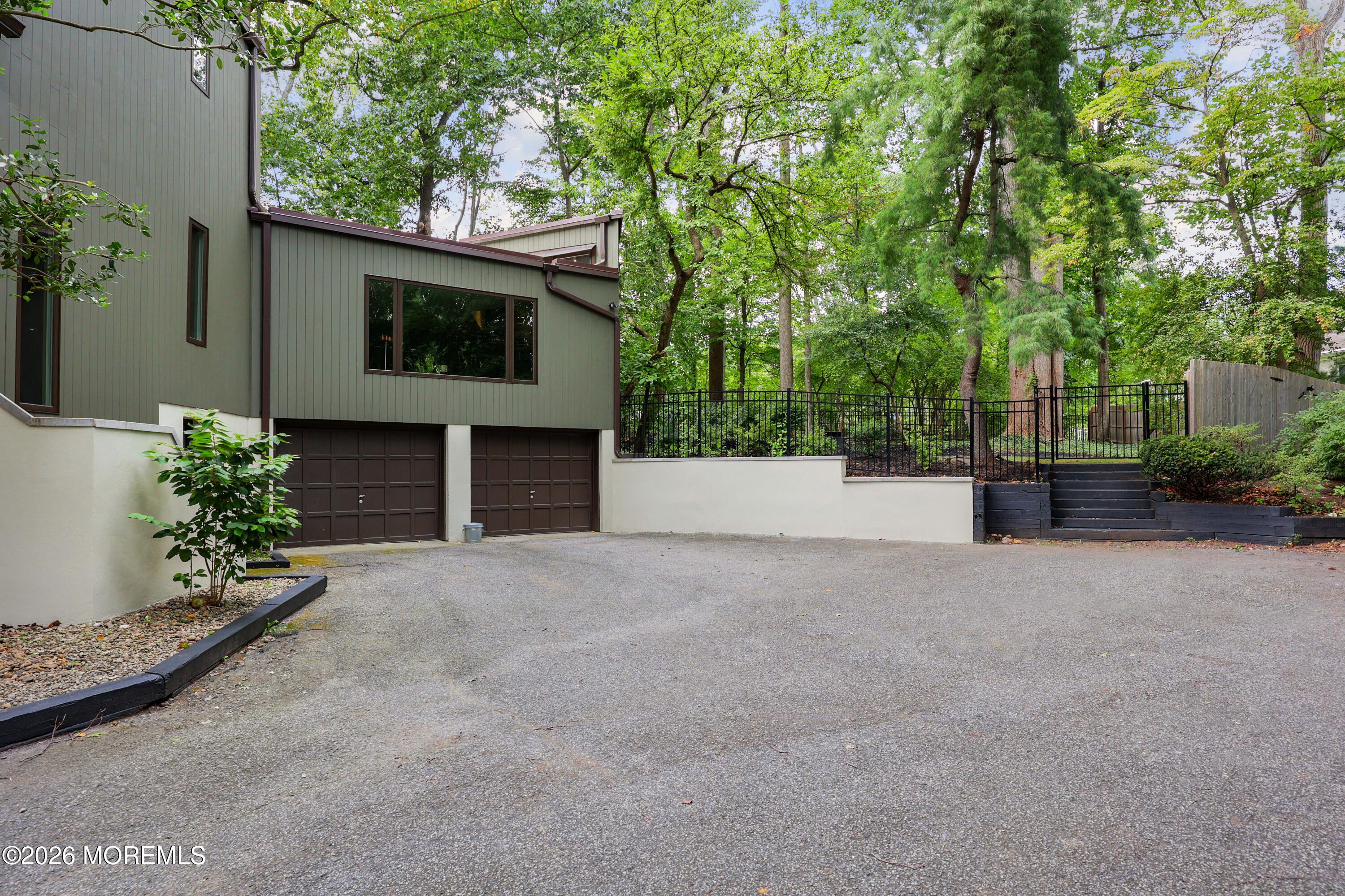 2 Fox Hunt Road Holmdel NJ 07733