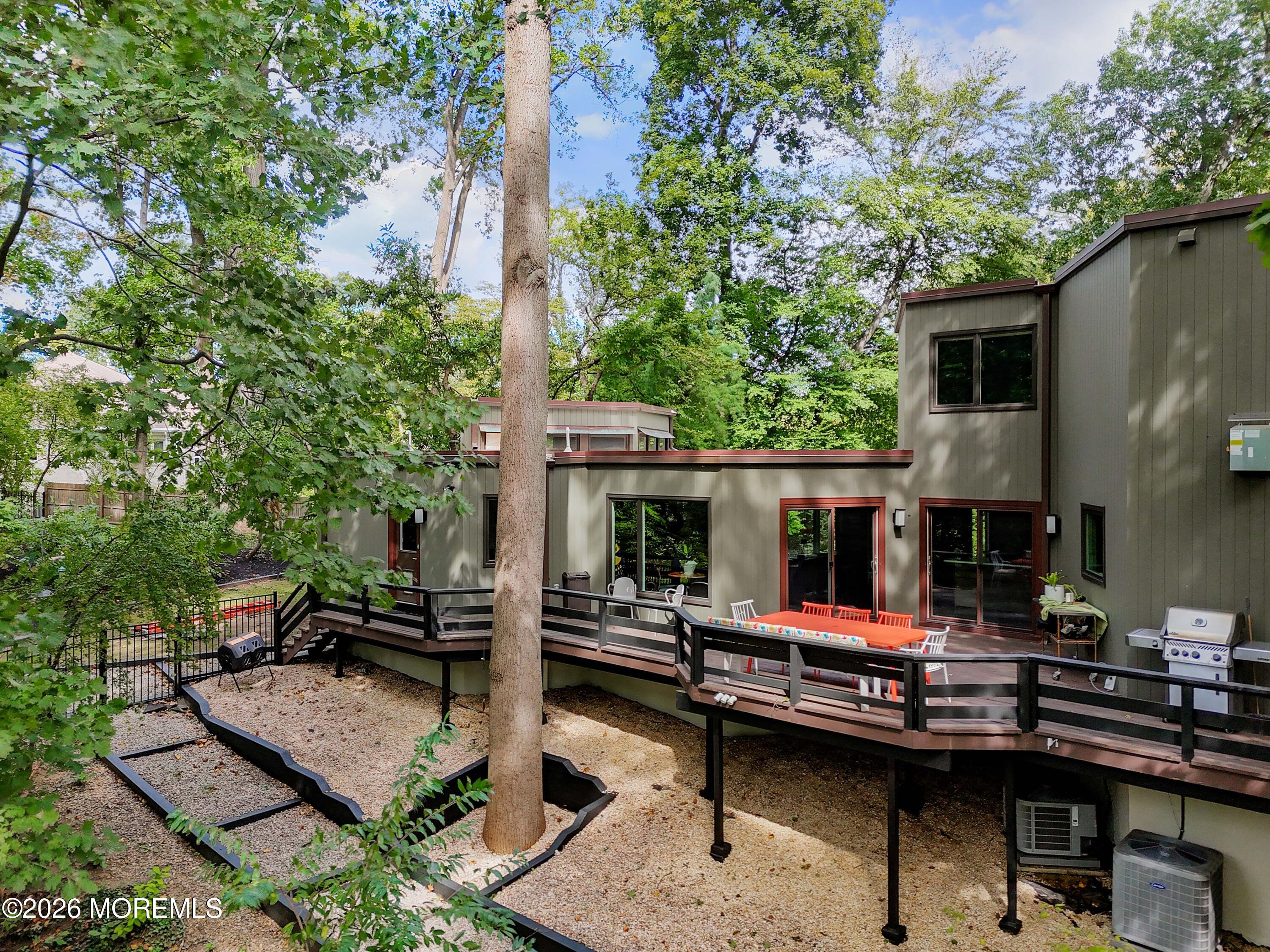 2 Fox Hunt Road Holmdel NJ 07733