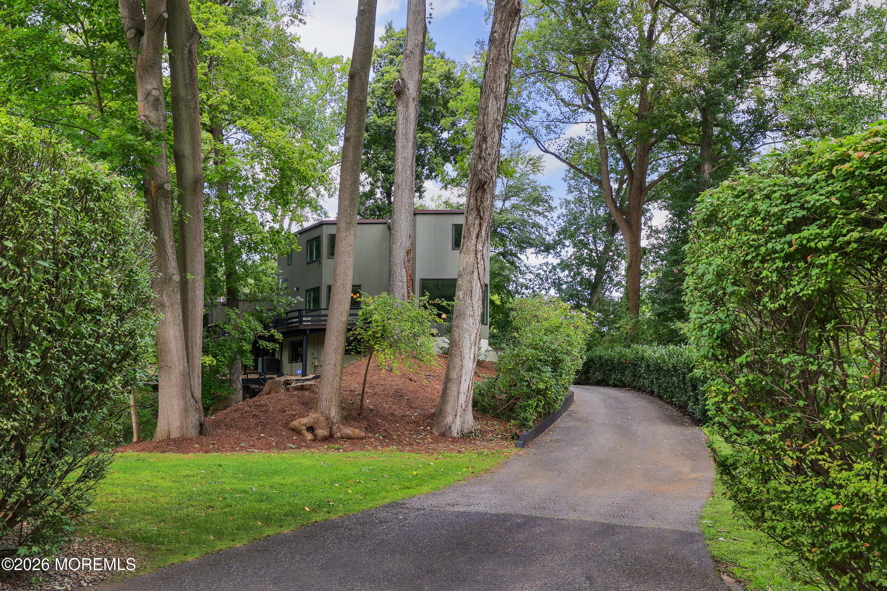 2 Fox Hunt Road Holmdel NJ 07733