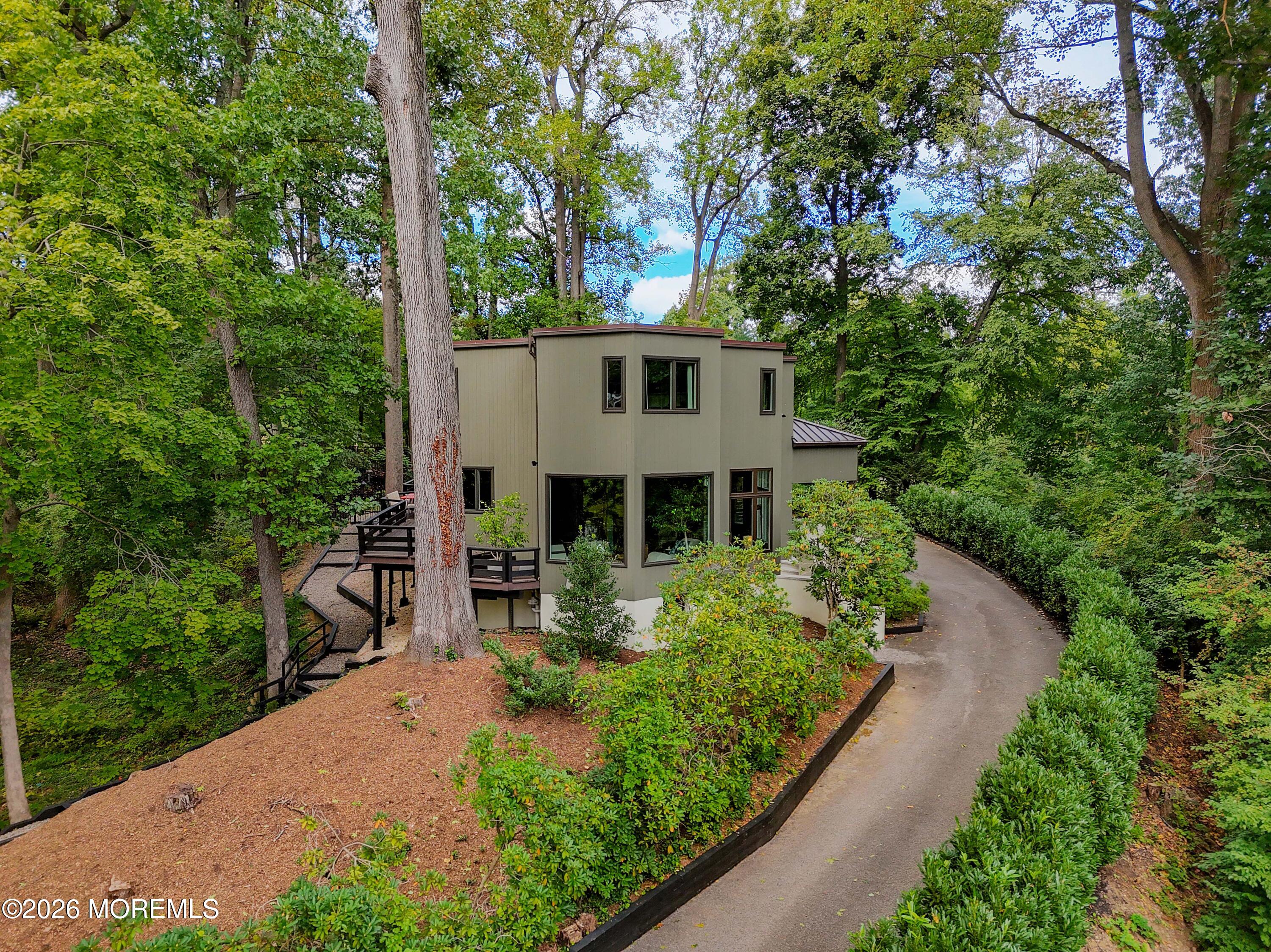 2 Fox Hunt Road Holmdel NJ 07733