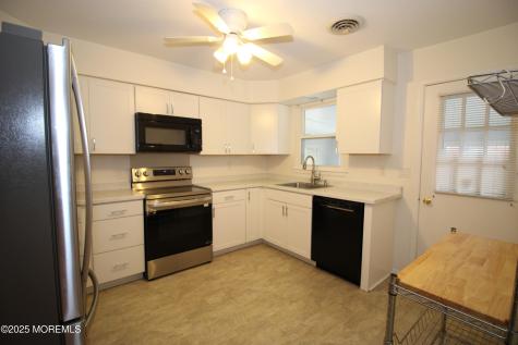988 B Constitution Boulevard Whiting NJ 08759