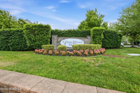 21 Goldcrest Drive Lakewood NJ 08701