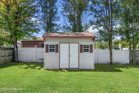 5 Bucks Lane Marlboro NJ 07746
