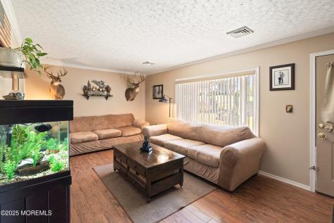 5 Bucks Lane Marlboro NJ 07746