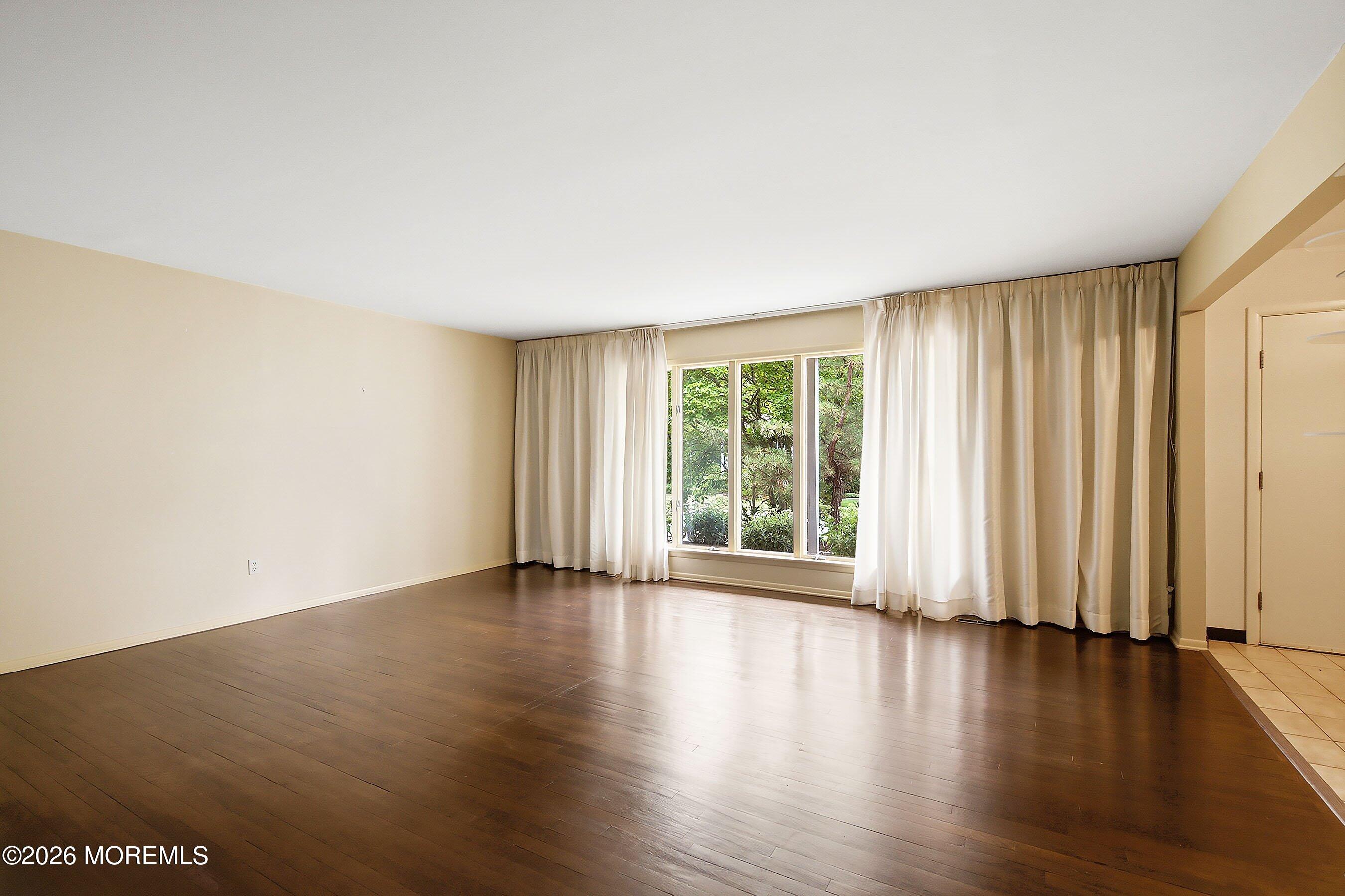4 Bay Hill Road Leonardo NJ 07737
