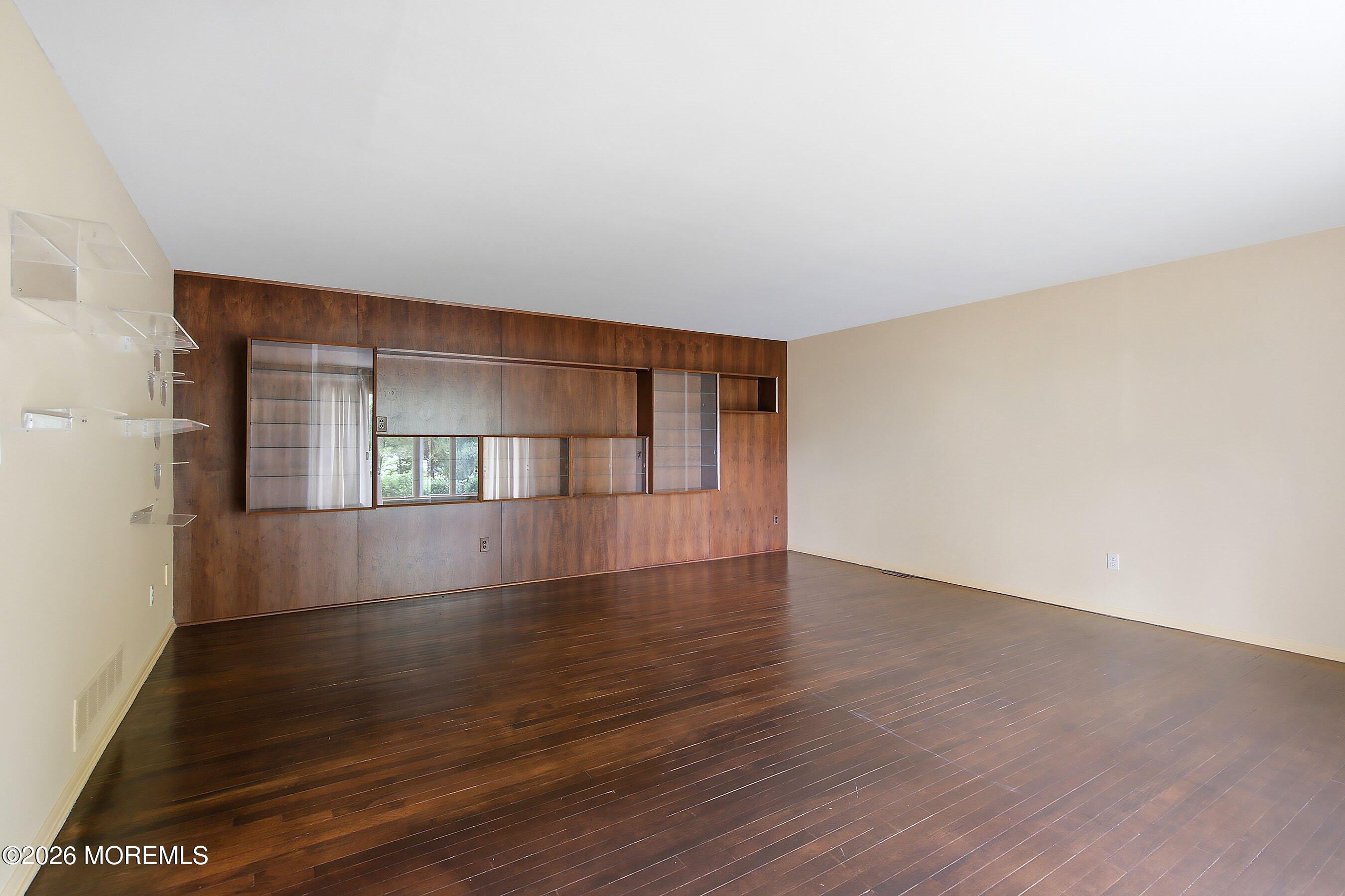 4 Bay Hill Road Leonardo NJ 07737