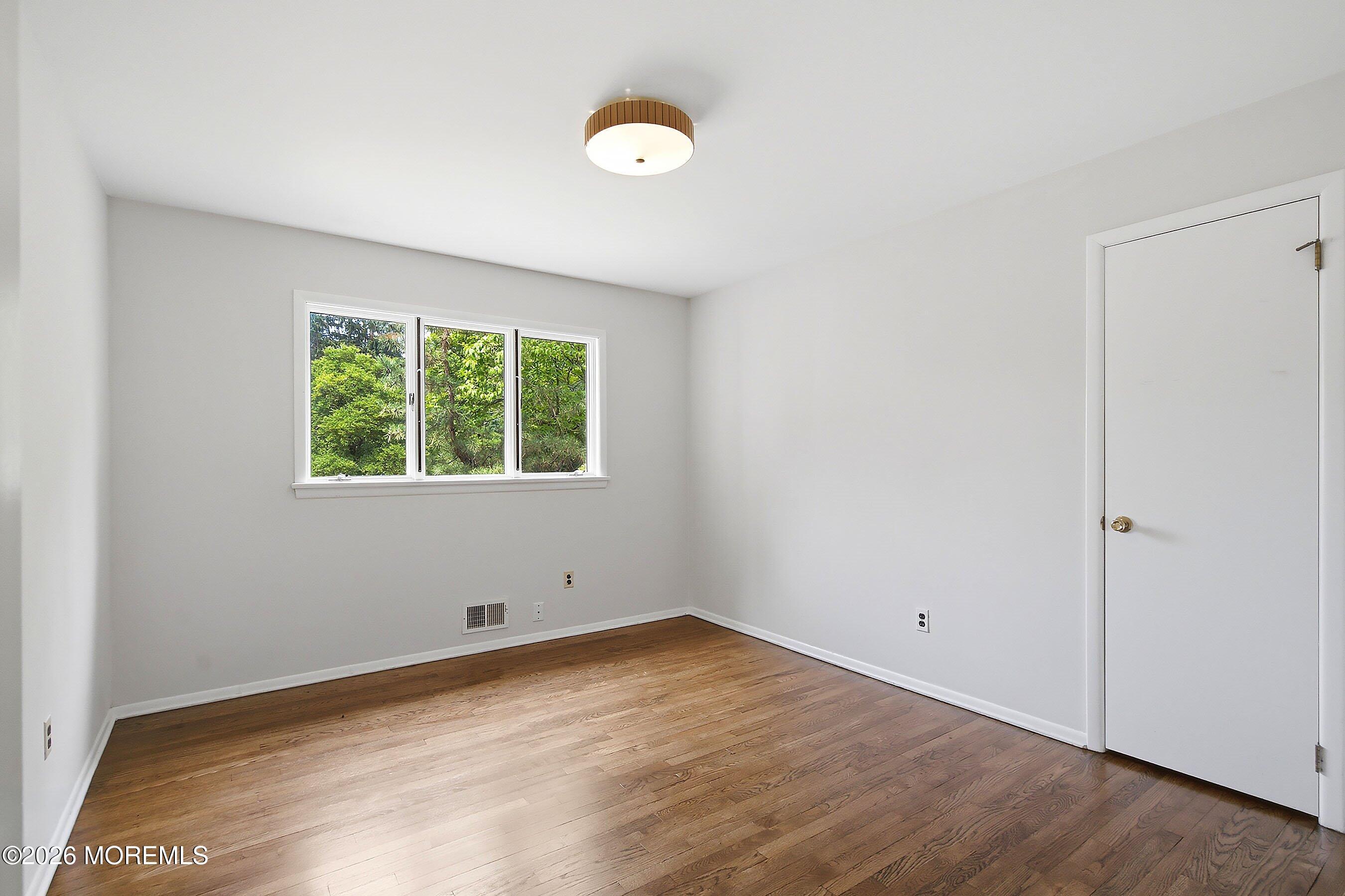 4 Bay Hill Road Leonardo NJ 07737