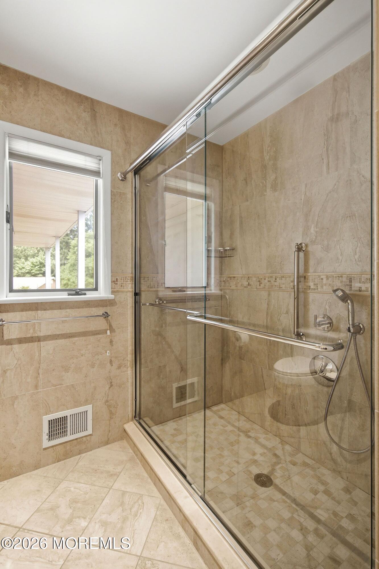 4 Bay Hill Road Leonardo NJ 07737