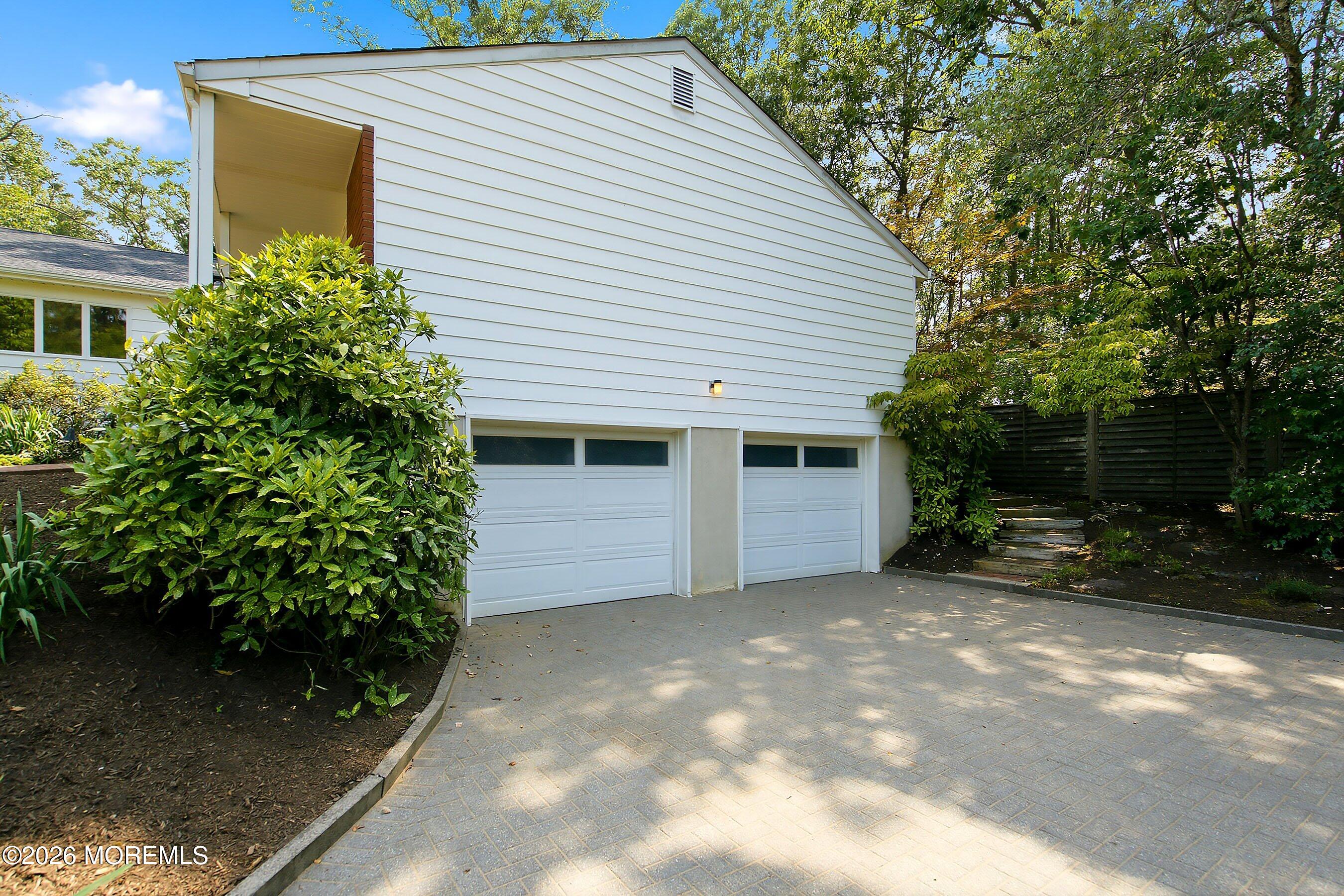 4 Bay Hill Road Leonardo NJ 07737