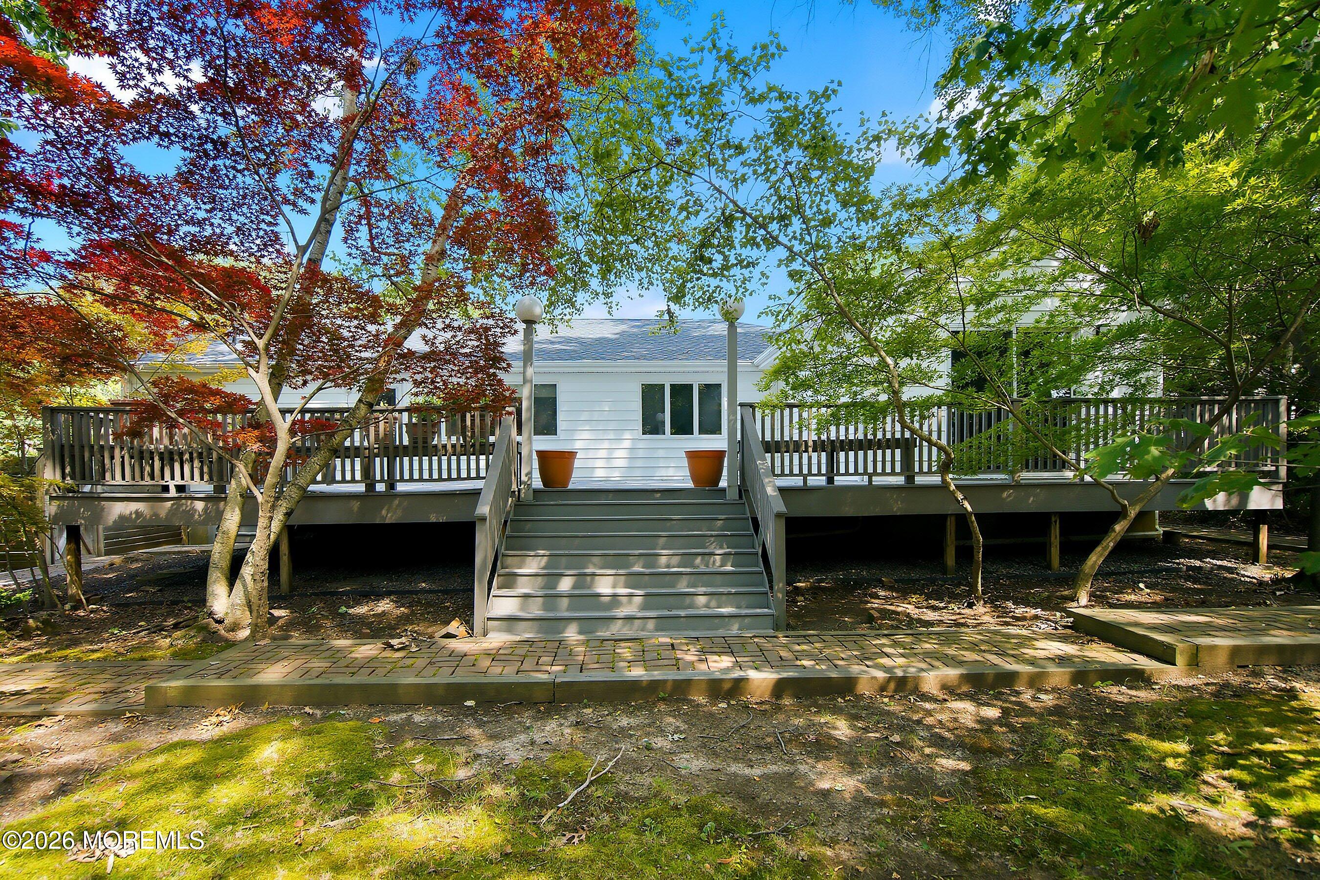 4 Bay Hill Road Leonardo NJ 07737