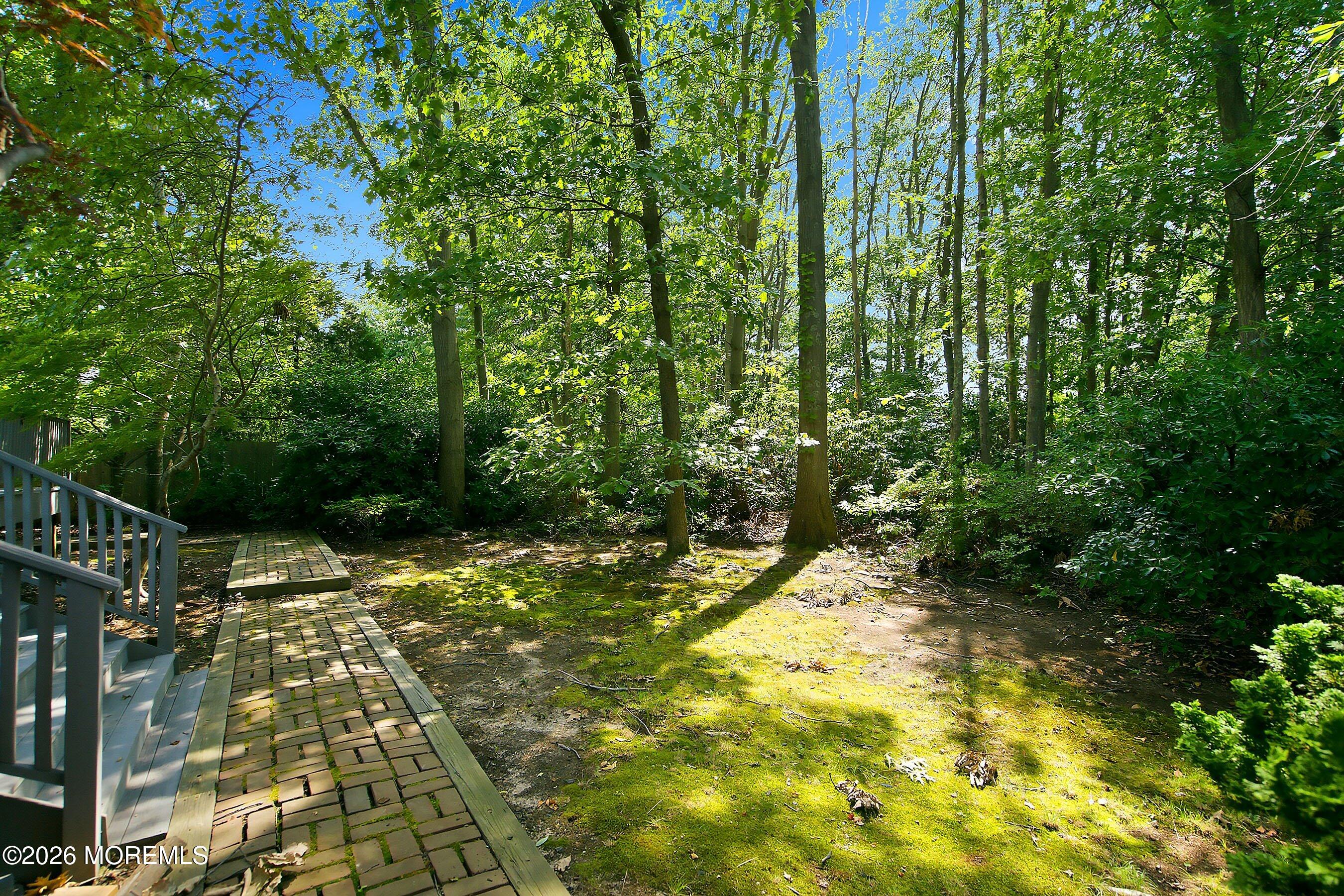 4 Bay Hill Road Leonardo NJ 07737