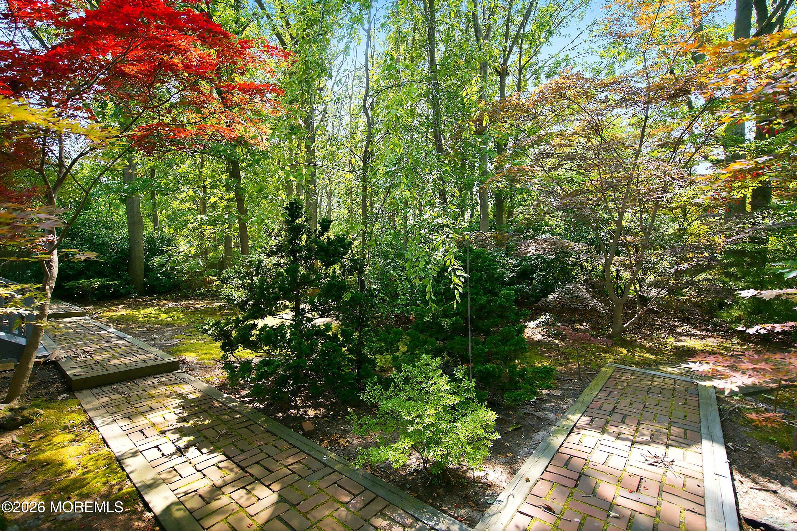 4 Bay Hill Road Leonardo NJ 07737