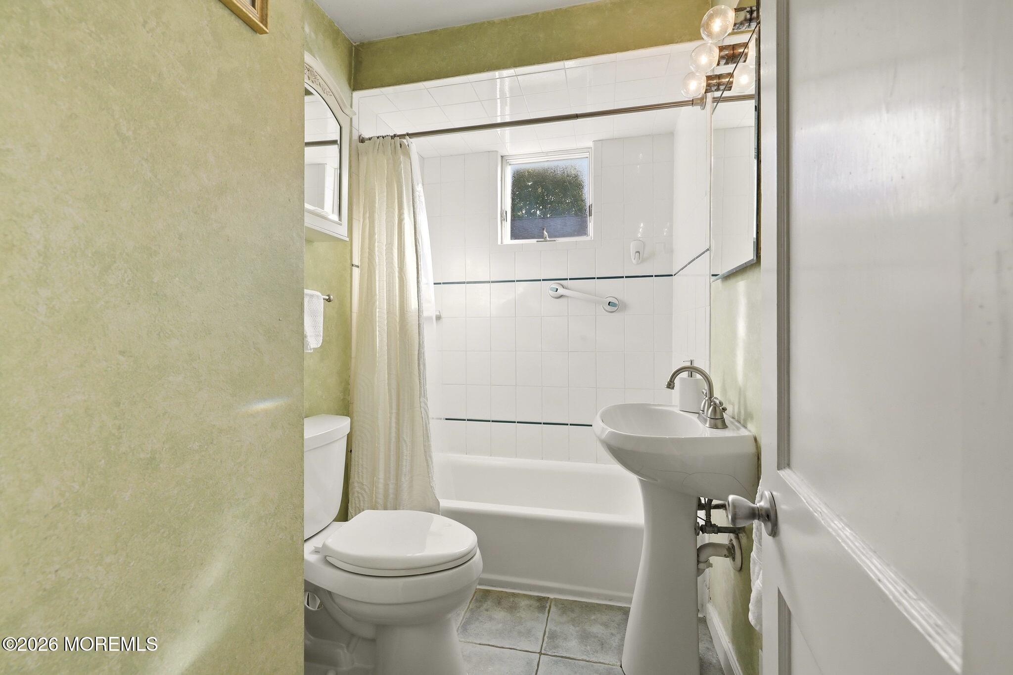 13 Viola Avenue Leonardo NJ 07737