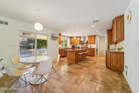 17 Riverside Lane Holmdel NJ 07733