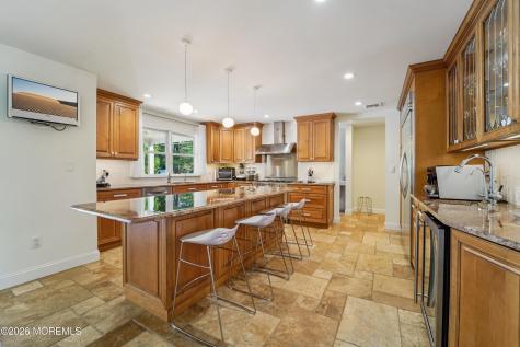 17 Riverside Lane Holmdel NJ 07733