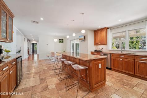 17 Riverside Lane Holmdel NJ 07733