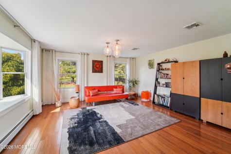 17 Riverside Lane Holmdel NJ 07733