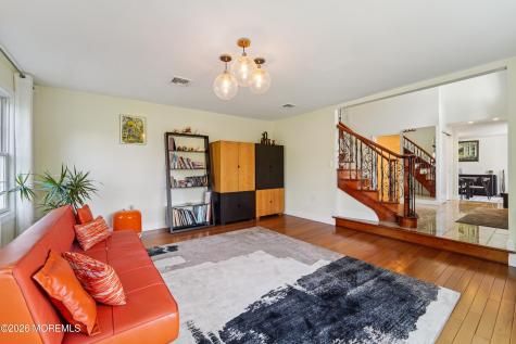 17 Riverside Lane Holmdel NJ 07733