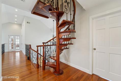17 Riverside Lane Holmdel NJ 07733