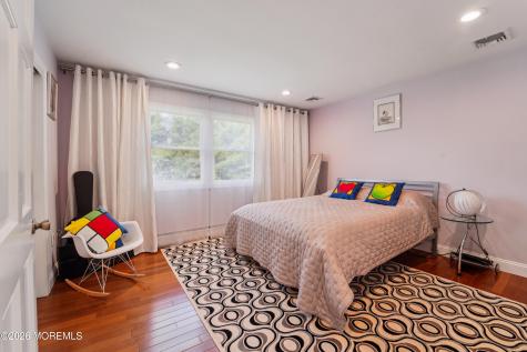 17 Riverside Lane Holmdel NJ 07733