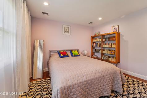 17 Riverside Lane Holmdel NJ 07733