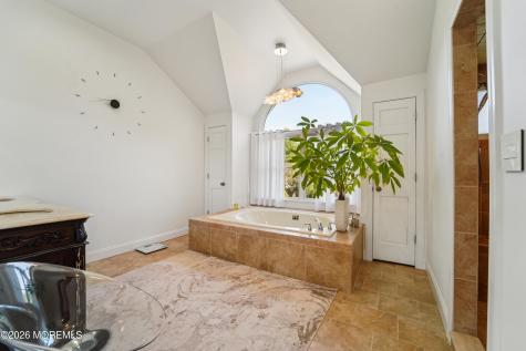 17 Riverside Lane Holmdel NJ 07733