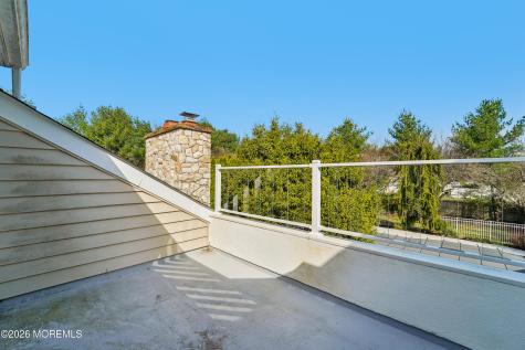 17 Riverside Lane Holmdel NJ 07733