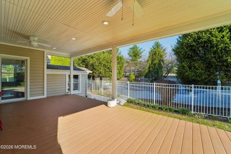 17 Riverside Lane Holmdel NJ 07733