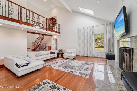 17 Riverside Lane Holmdel NJ 07733