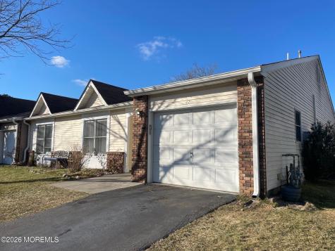 42 Buttonwood Court Lakewood NJ 08701