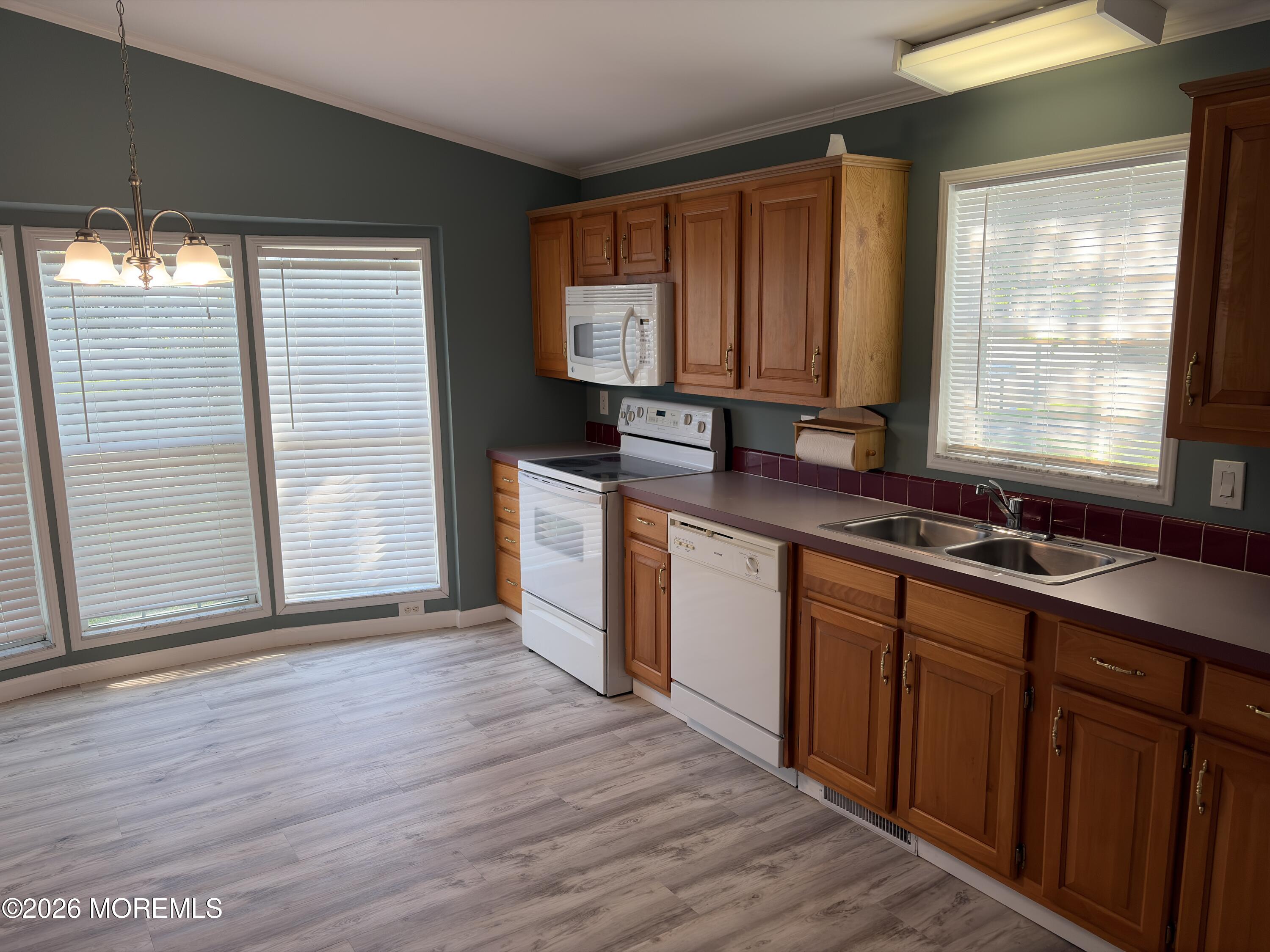 66 Perrys Lane Manahawkin NJ 08050