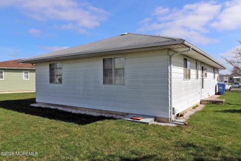 23 Capri Court Toms River NJ 08757