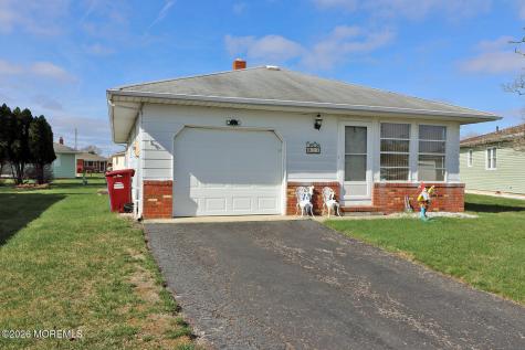 23 Capri Court Toms River NJ 08757