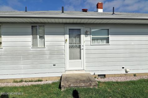 23 Capri Court Toms River NJ 08757
