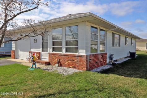 23 Capri Court Toms River NJ 08757