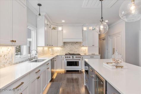 6 Tricorne Court Holmdel NJ 07733