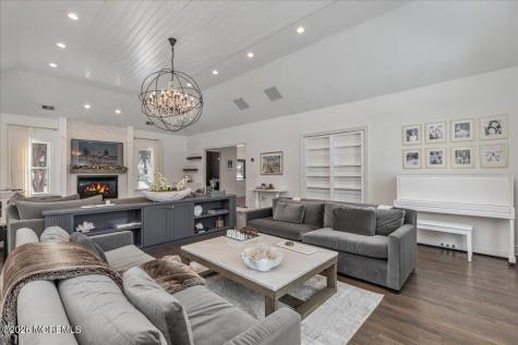 6 Tricorne Court Holmdel NJ 07733