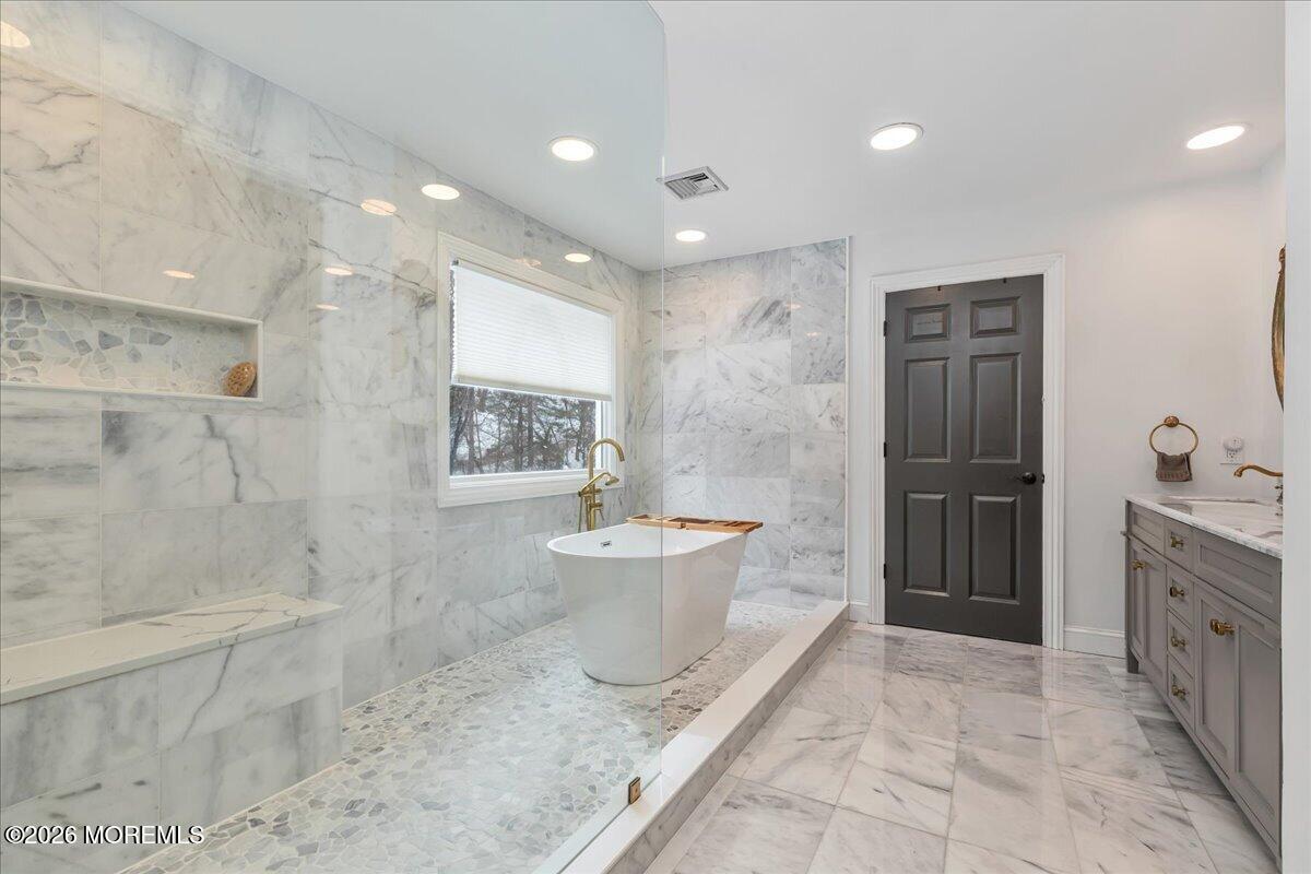 6 Tricorne Court Holmdel NJ 07733