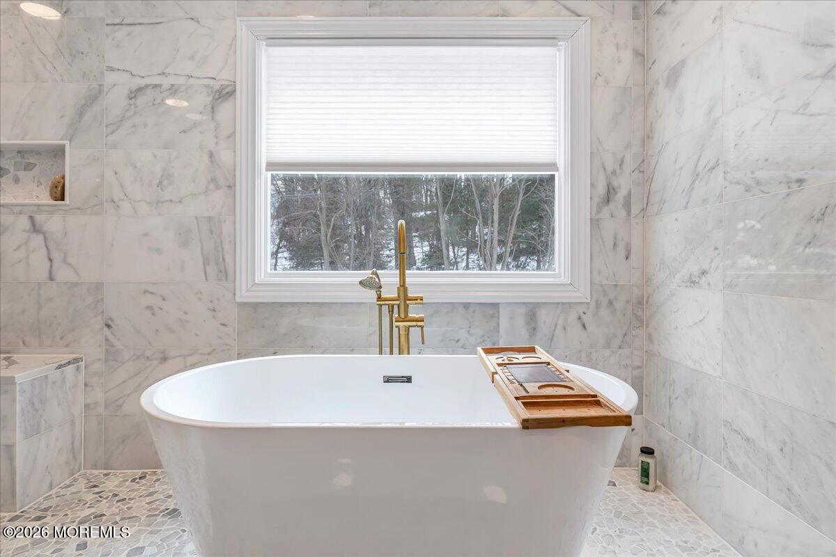 6 Tricorne Court Holmdel NJ 07733