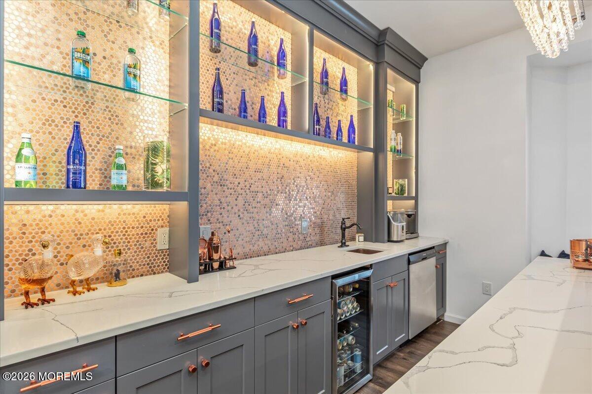 6 Tricorne Court Holmdel NJ 07733